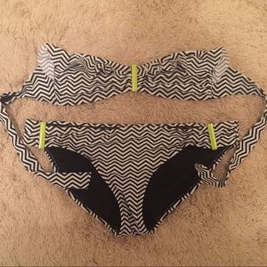 🖤 Zig Zag Patterned Bikini 🖤